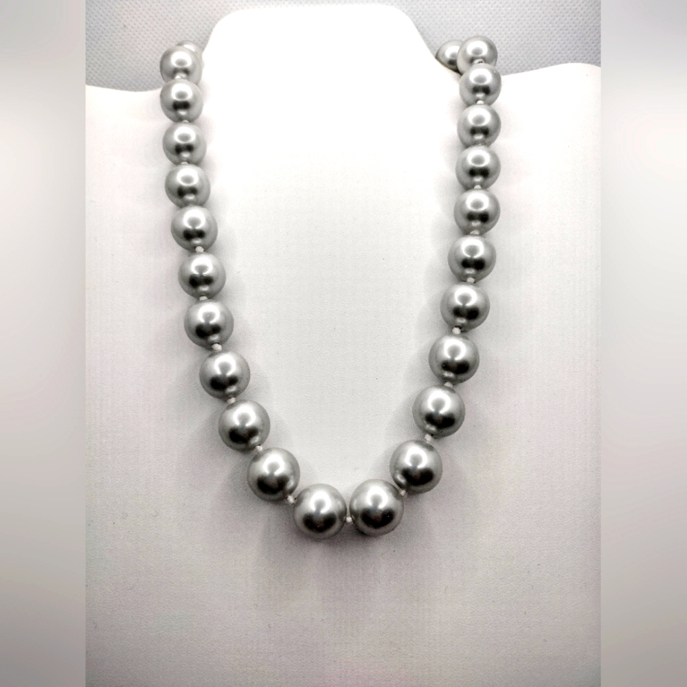 Fashion Faux Light Grey Pearls Chunky Choker Style Necklace